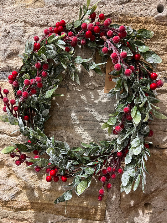 Red Frosted Berry Foliage Wreath (46cm)