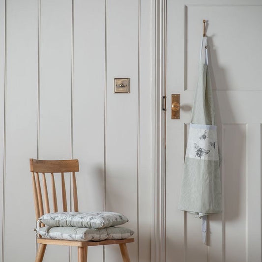 Distressed Bees Apron